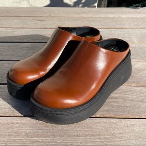 Miista E8 Platform Clogs